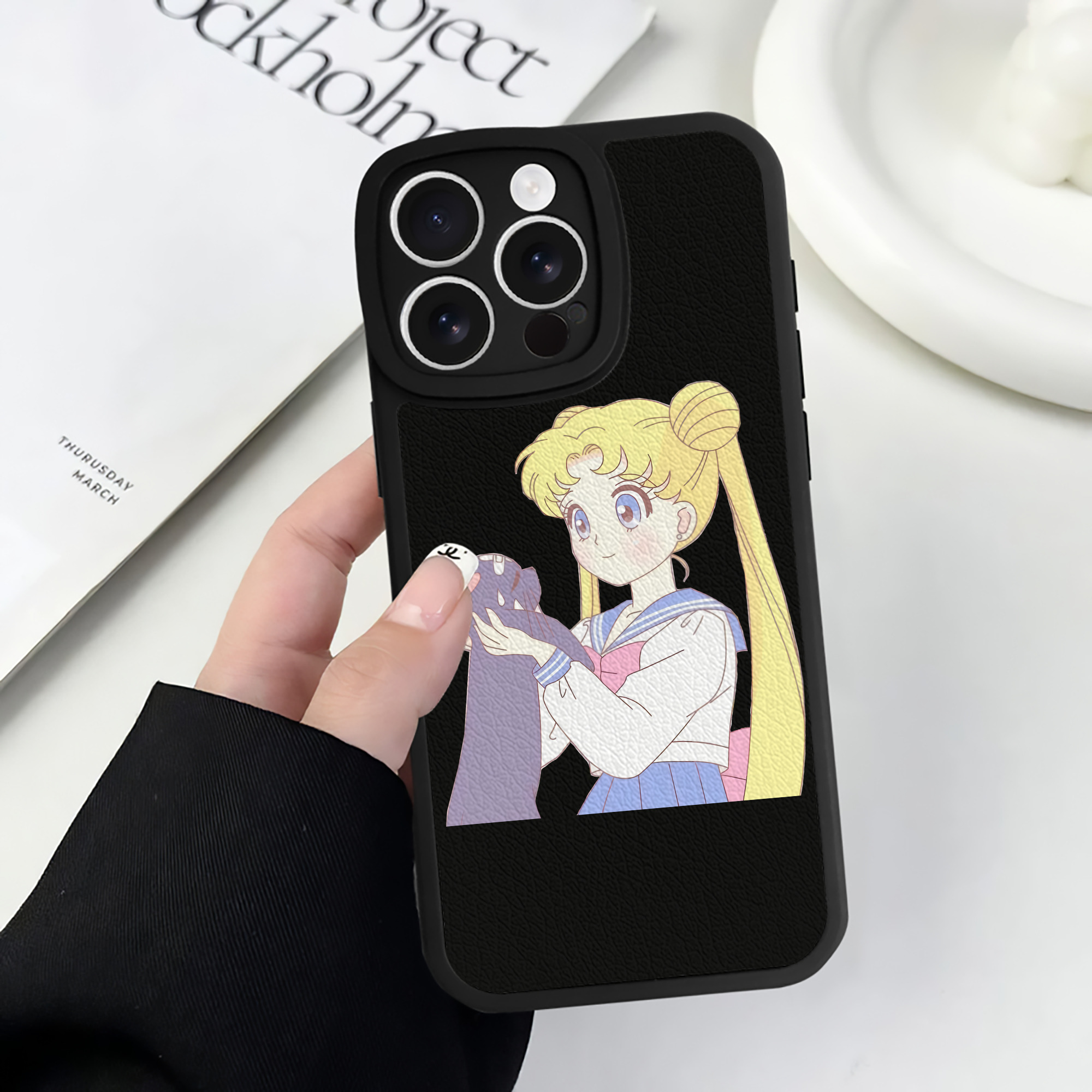 （画像用） 美少女戦士セーラームーン 愛野 美奈子 あいの みなこ Sailor Moon Aino Minako 【iPhone 16シリーズ対応】シリコンスマホケース（レザー調） 材質：シリコン